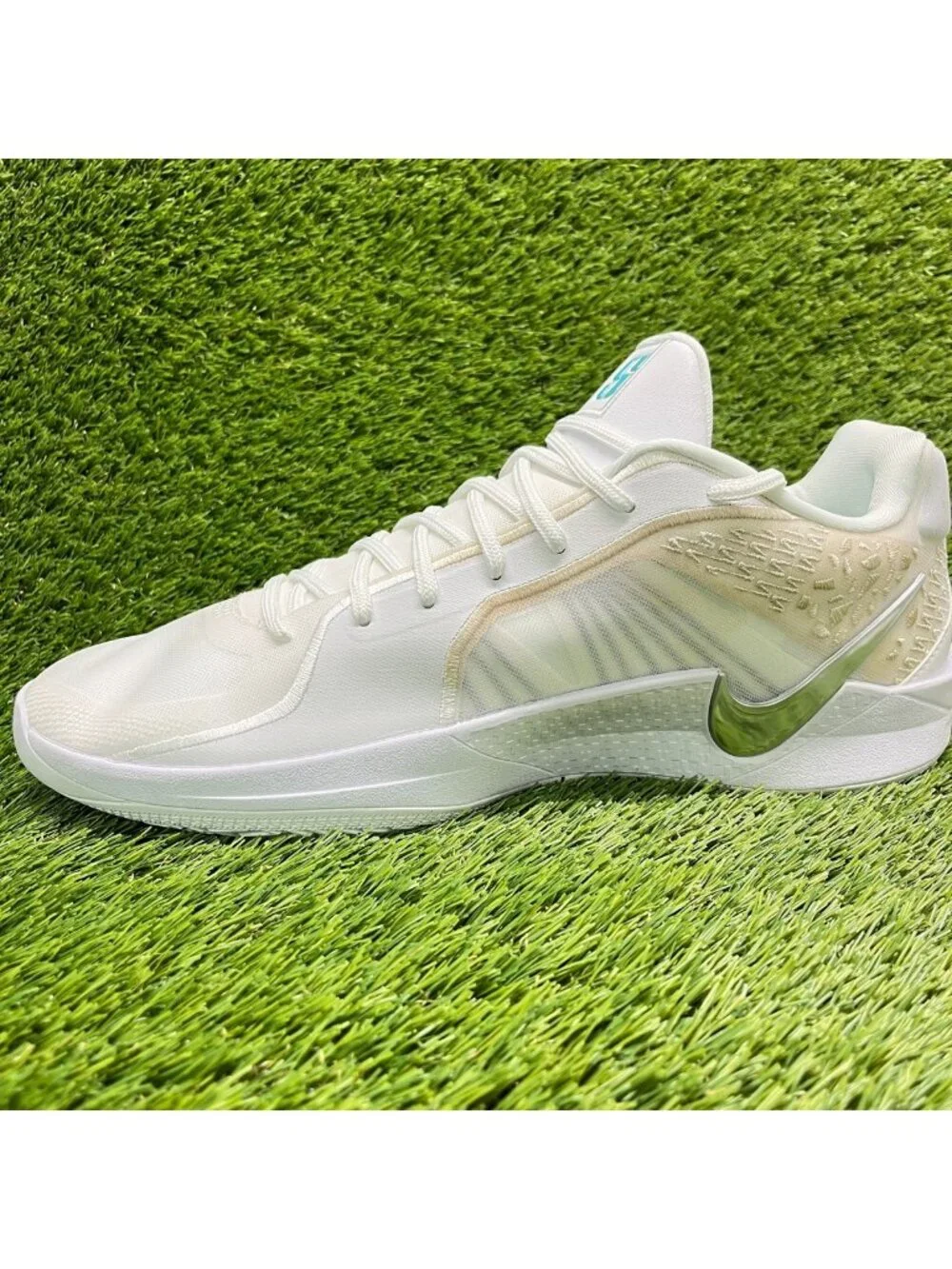 Nike Sabrina 2 White Silver Womens Size 15 Mens 13.5 Basketball Shoes Sneakers